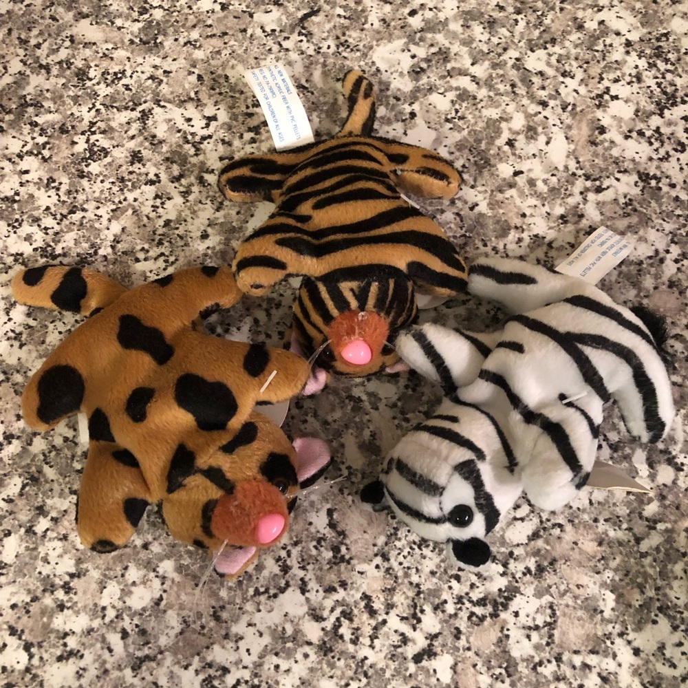 Beanie style plush mini animals bundle of 8 plus 1 jointed bear assorted colors - Picture 6 of 10